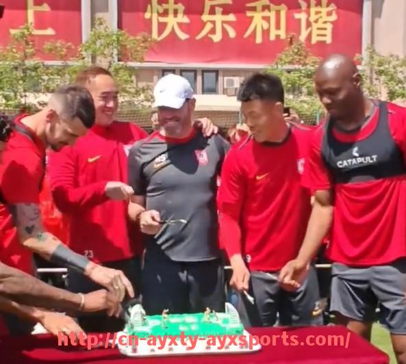 爱游戏体育-法甲赛季最佳表现奖得主及评选标准介绍